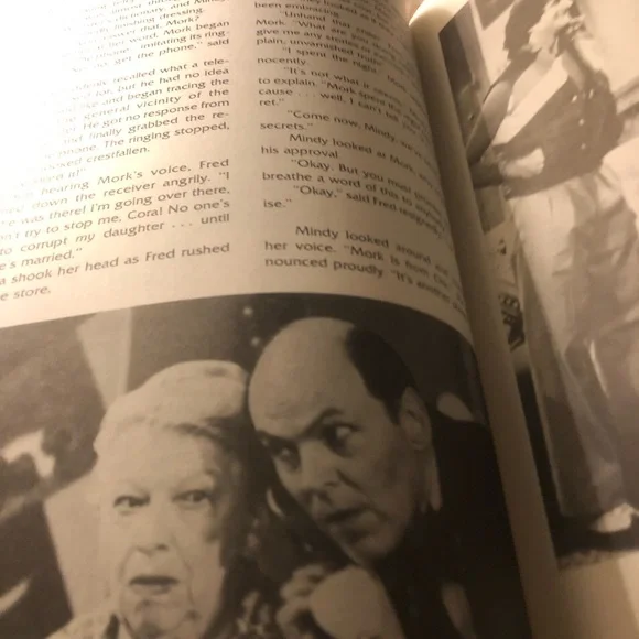 Mork & Mindy Official Scrapbook- 155A $8 or 🦋 - Picture 2 of 5